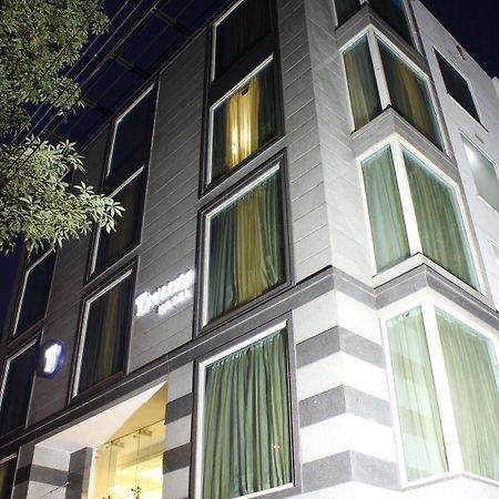 Rosemallow Hotel Nueva Delhi Exterior foto